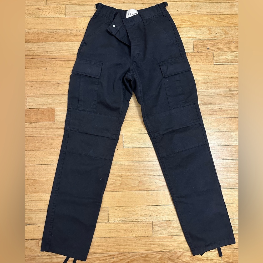 Vintage Riley black cargo pants. Size xs